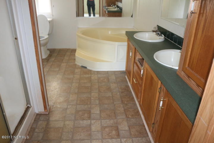 35 Buck Ridge Road Louisburg, NC 27549 - Photo 10 of 12 MASTER BATH