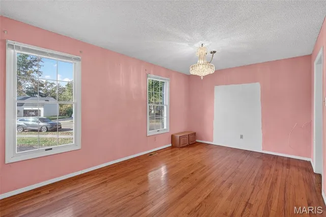 $425,000 | 2202 White Cedar Court, Chesterfield, MO 63017