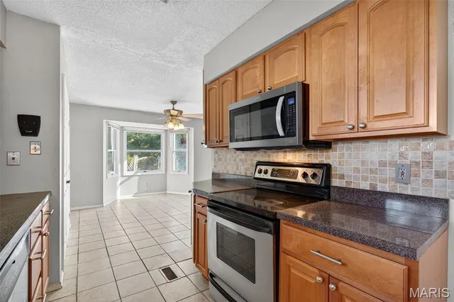 $425,000 | 2202 White Cedar Court, Chesterfield, MO 63017