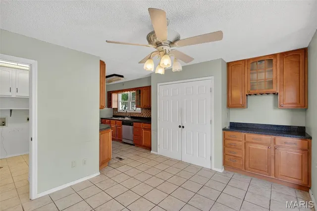 $425,000 | 2202 White Cedar Court, Chesterfield, MO 63017