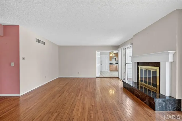 $415,000 | 2202 White Cedar Court, Chesterfield, MO 63017