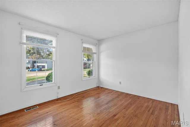 $425,000 | 2202 White Cedar Court, Chesterfield, MO 63017