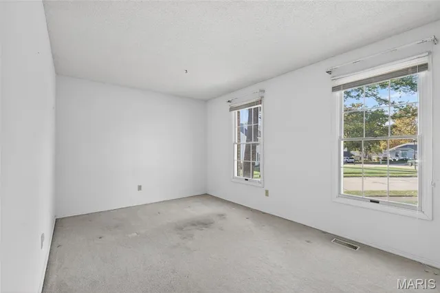 $425,000 | 2202 White Cedar Court, Chesterfield, MO 63017