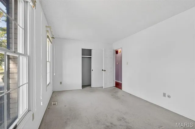 $425,000 | 2202 White Cedar Court, Chesterfield, MO 63017