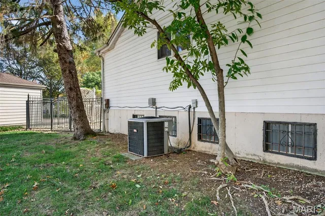 $425,000 | 2202 White Cedar Court, Chesterfield, MO 63017