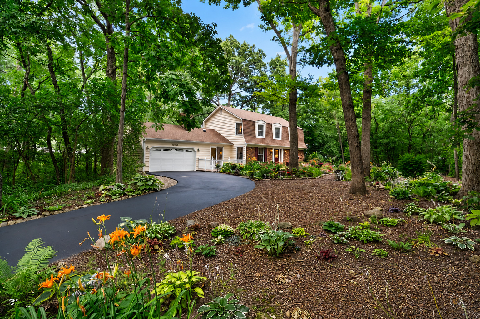 28W486 Mack Road West Chicago, IL 60185 - Photo 2 of 53
