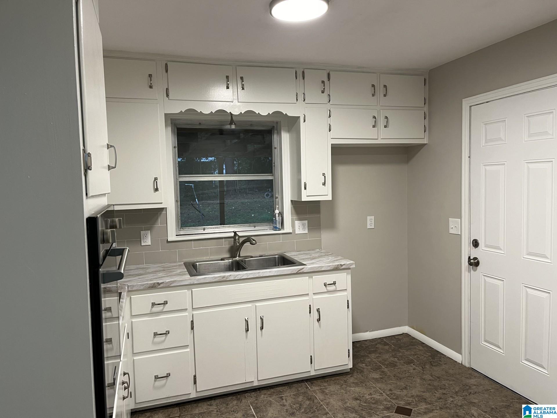 444 Azalea Way Birmingham, AL 35215 - Photo 10 of 17