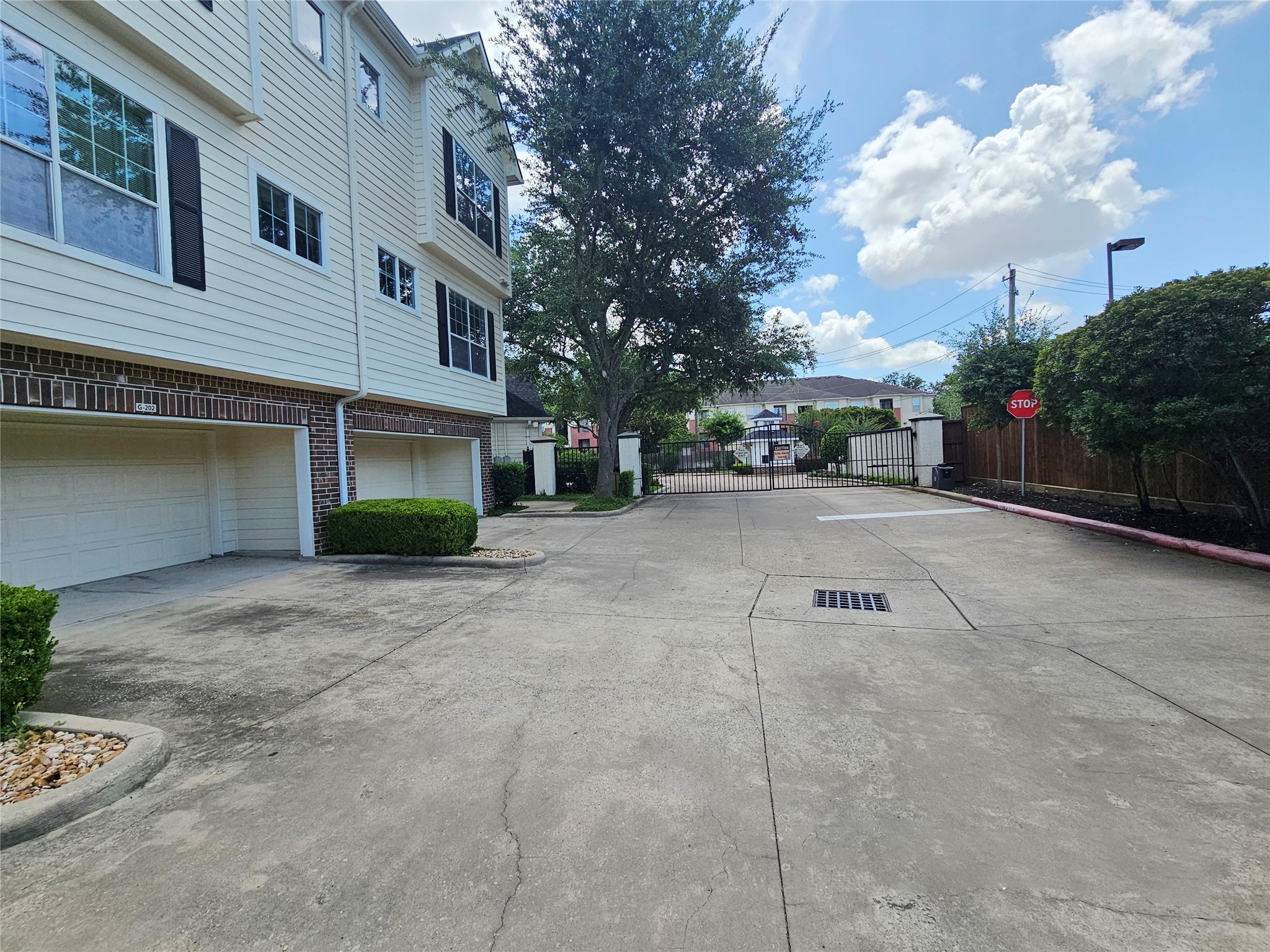 9200 Westheimer Road, Unit 203 Houston, TX 77063 - Photo 2 of 23
