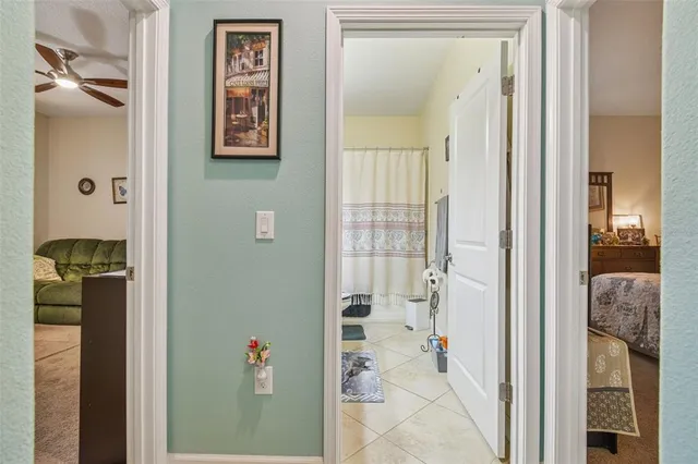 a en suite bathroom with a shower