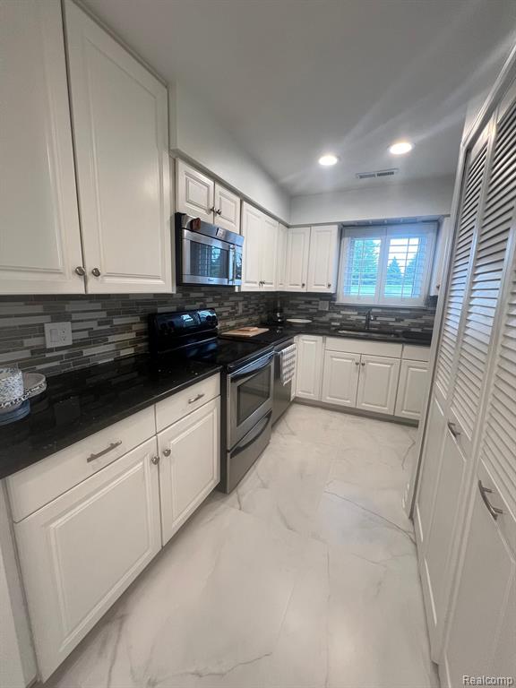 1940 Klingensmith Road, Unit 47B Bloomfield Hills, MI 48302 - Photo 13 of 36
