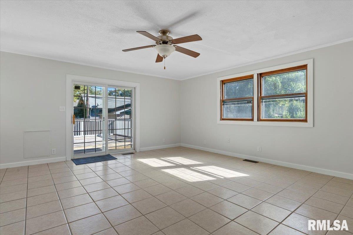 844 South MacArthur Boulevard Springfield, IL 62704 - Photo 13 of 37