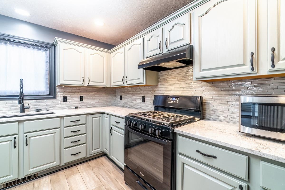 2205 Laforge Lane Auburn, IN 46706 - Photo 22 of 33