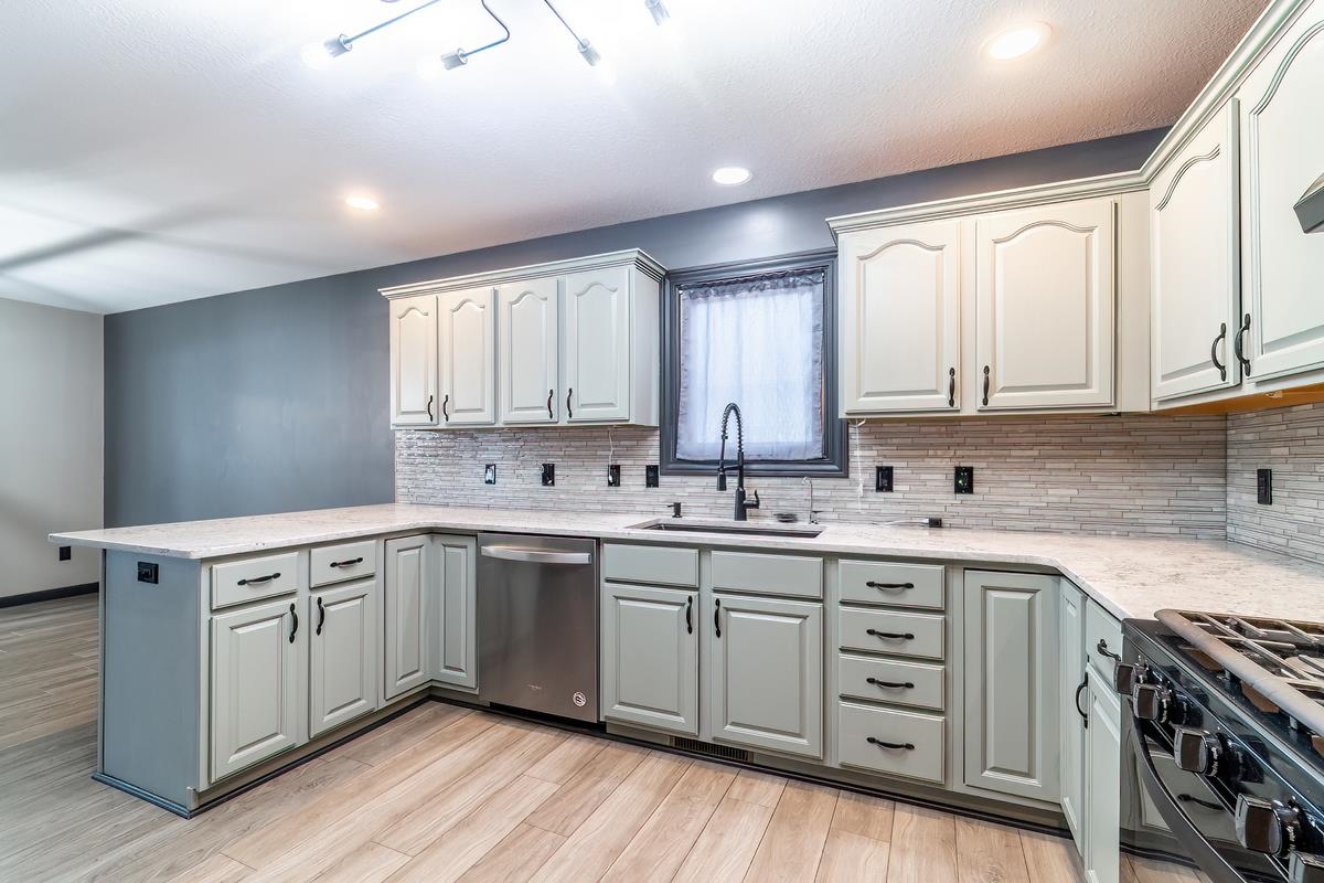 2205 Laforge Lane Auburn, IN 46706 - Photo 7 of 33