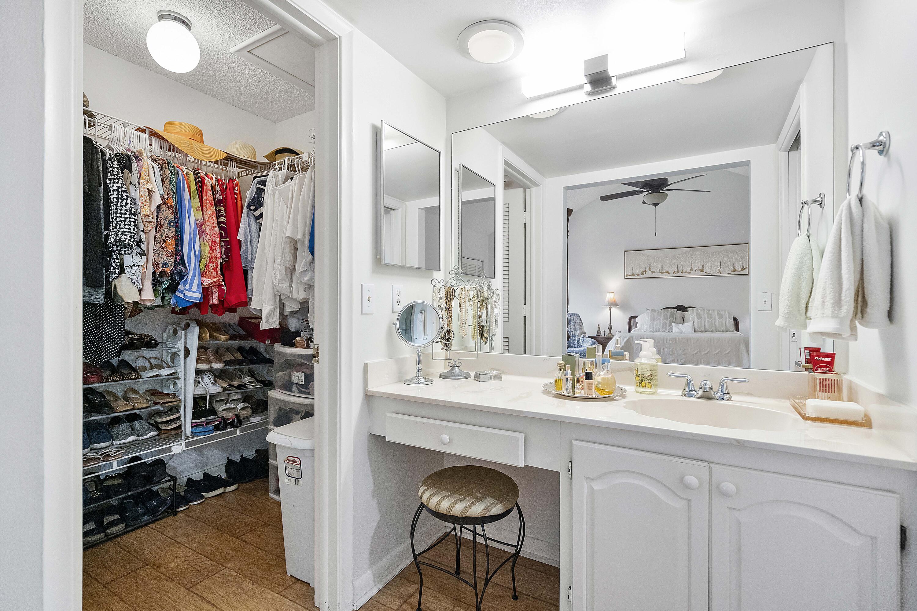 3706 Bridgewood Drive, Unit 3706 Boca Raton, FL 33434 - Photo 23 of 79 3706 Bridgewood Dr_023