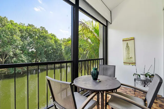 $250,000 | 3706 Bridgewood Drive, Unit 3706, Boca Raton, FL 33434