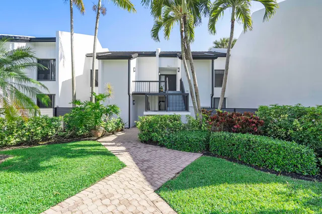 $250,000 | 3706 Bridgewood Drive, Unit 3706, Boca Raton, FL 33434