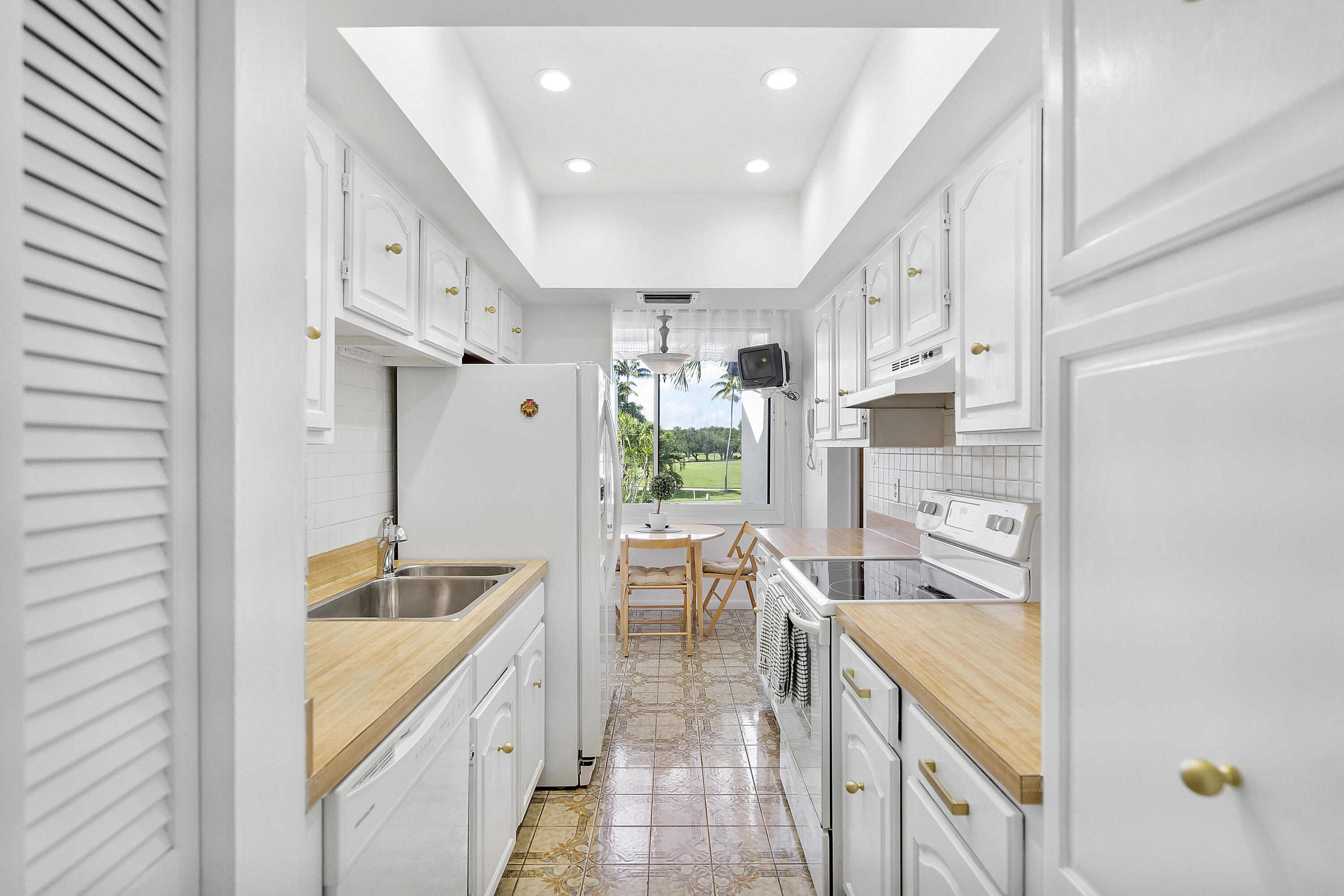 3706 Bridgewood Drive, Unit 3706 Boca Raton, FL 33434 - Photo 8 of 79 3706 Bridgewood Dr_008