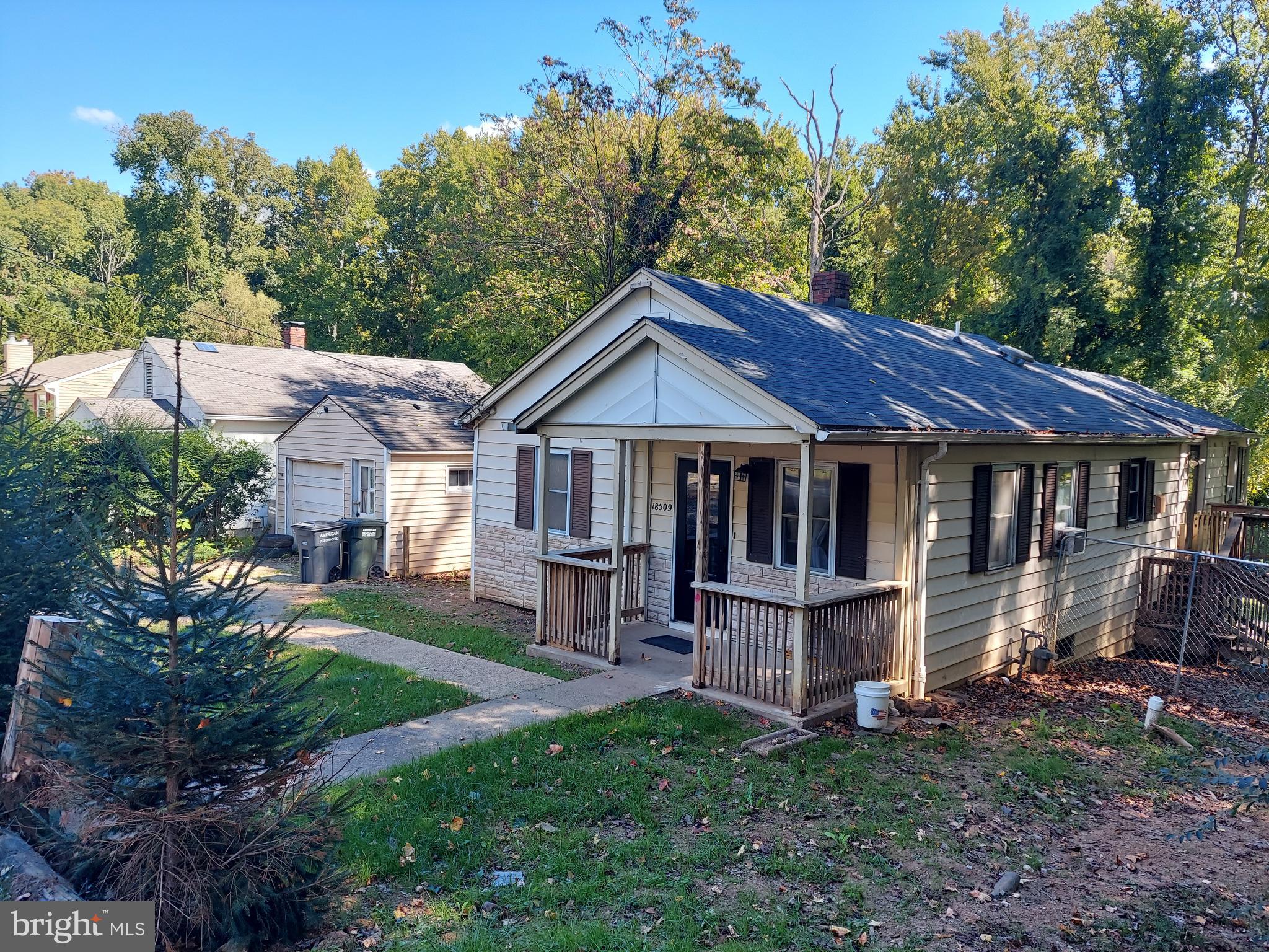 18509 Old Triangle Road Triangle, VA 22172 - Photo 3 of 22 Side