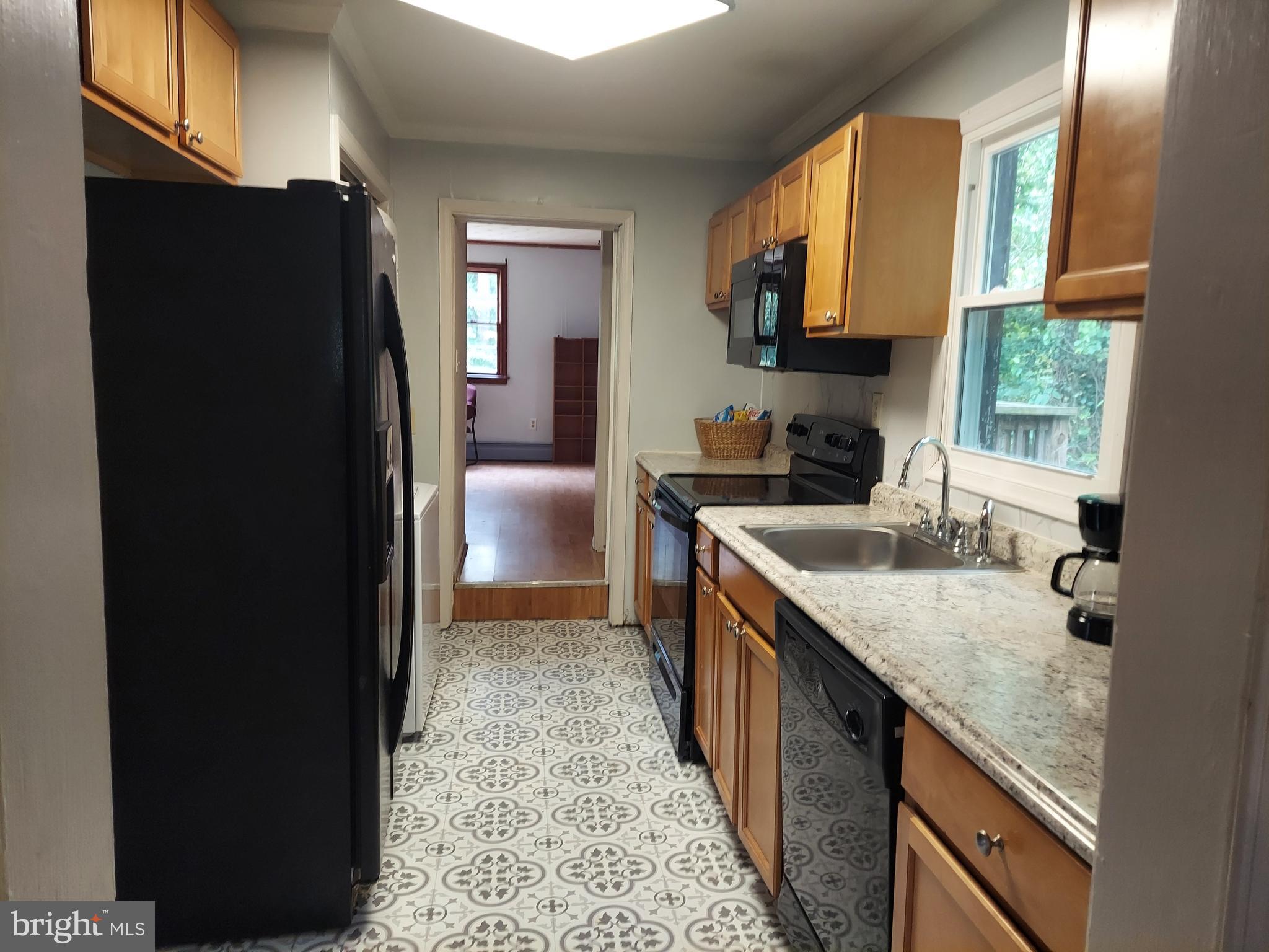 18509 Old Triangle Road Triangle, VA 22172 - Photo 8 of 22 Remodeled kitchen andcappliances