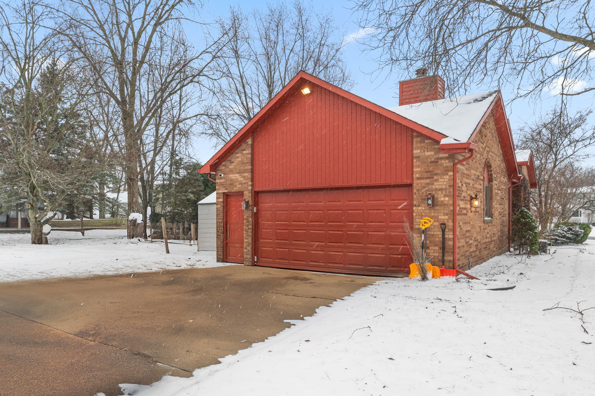 602 Brunswick Court Valparaiso, IN 46383 - Photo 30 of 34 a backyard of a house