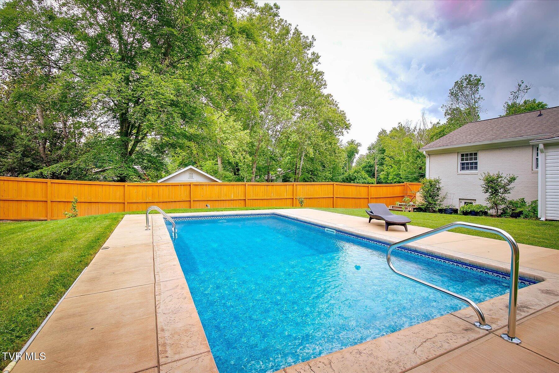 2013 Canterbury Road Kingsport, TN 37660 - Photo 46 of 49 46-2013 Canterbury Rd-45