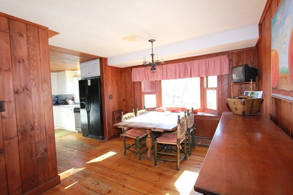42 Summer Hill Road Maynard, MA 01754 - Photo 8 of 22