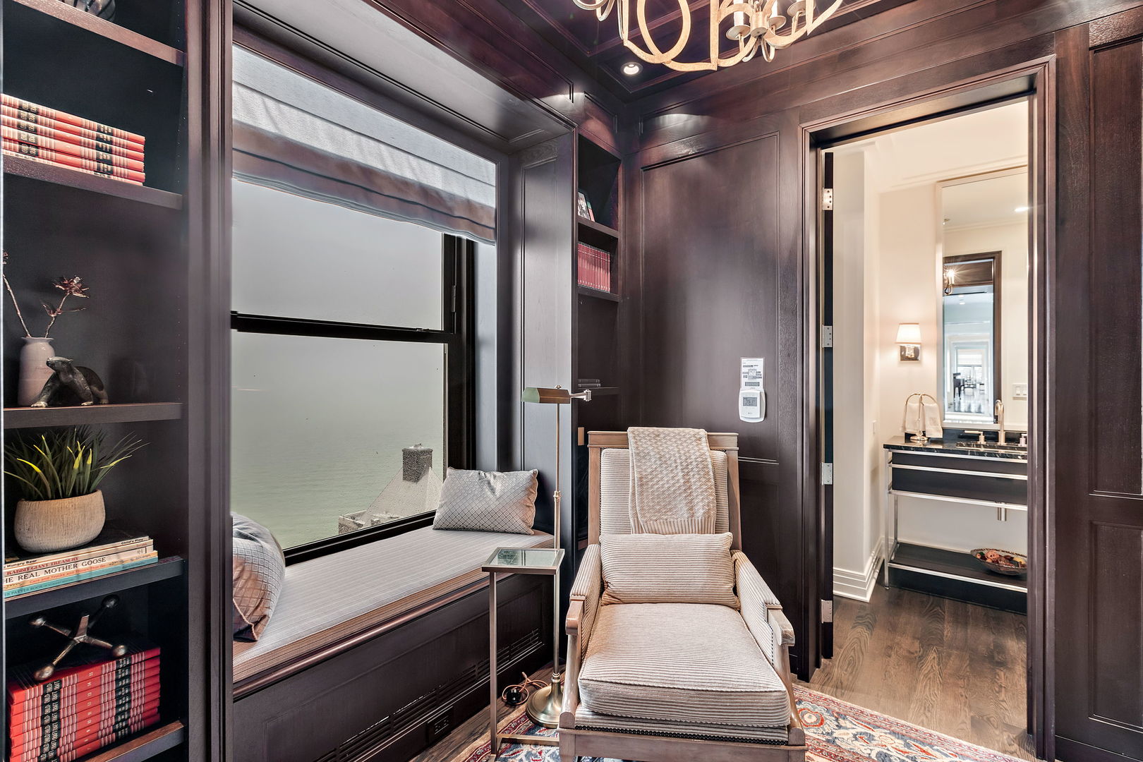 159 East Walton Place, Unit PH Chicago, IL 60611 - Photo 41 of 46 a room with furniture washer and dryer