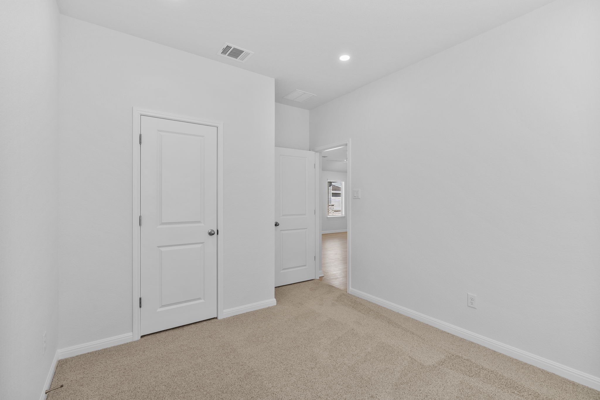 129 Hatari Trail Jarrell, TX 76537 - Photo 11 of 33