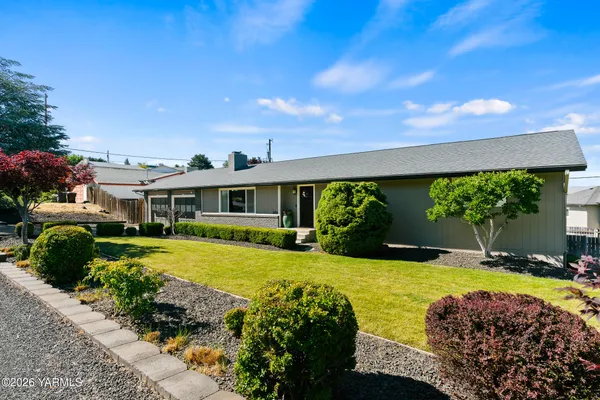 $669,000 | 8104 Viewcrest Way, Yakima, WA 98908