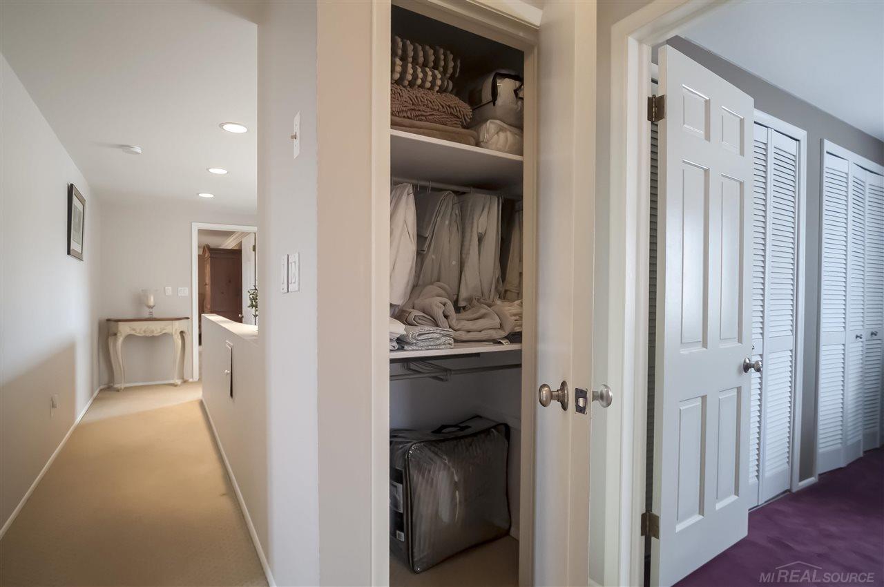 692 Canterbury Road Grosse Pointe, MI 48236 - Photo 47 of 65 50071726-46.JPG