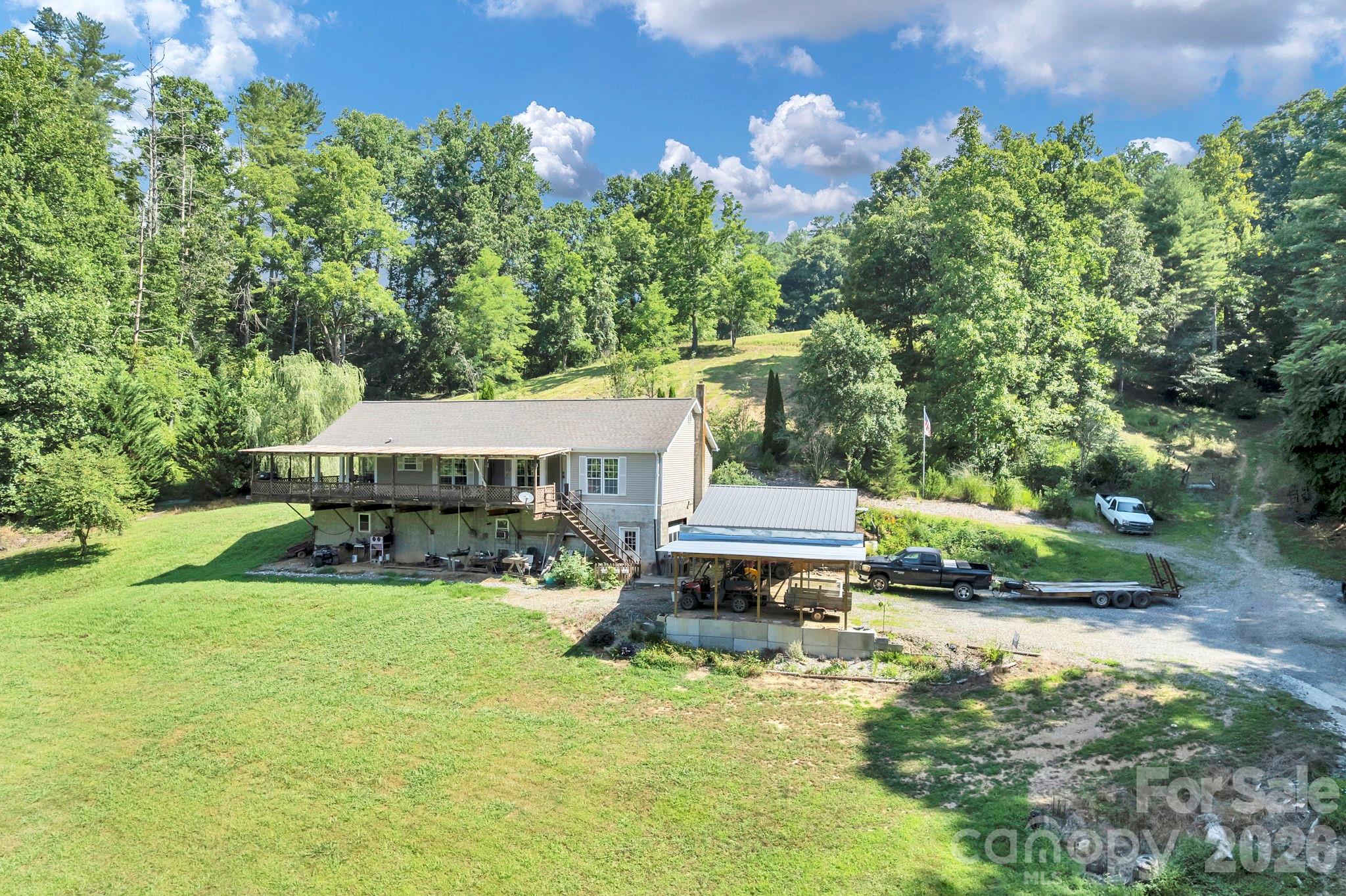 284 Paul Gosnell Road Marshall, NC 28753 - Photo 2 of 23