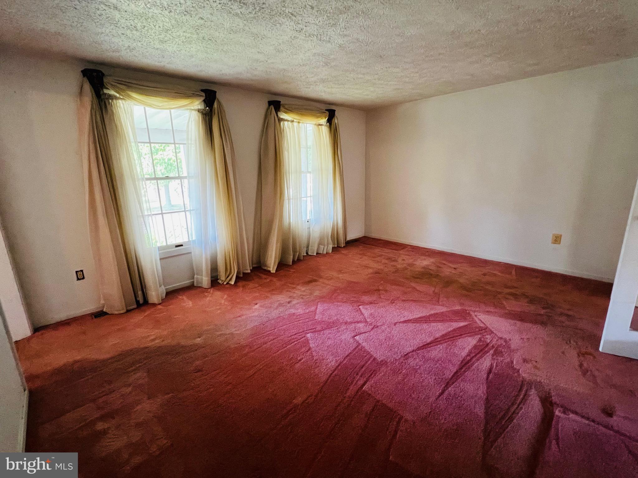 503 Hawthorne Road Linthicum Heights, MD 21090 - Photo 3 of 36 Living Room