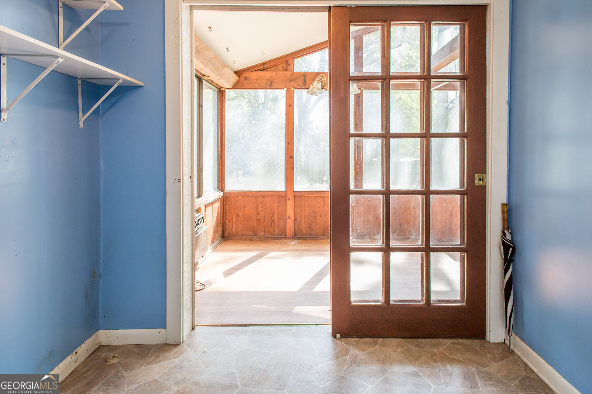 902 Stanton Avenue Waycross, GA 31503 - Photo 22 of 38 a view of an empty room and window