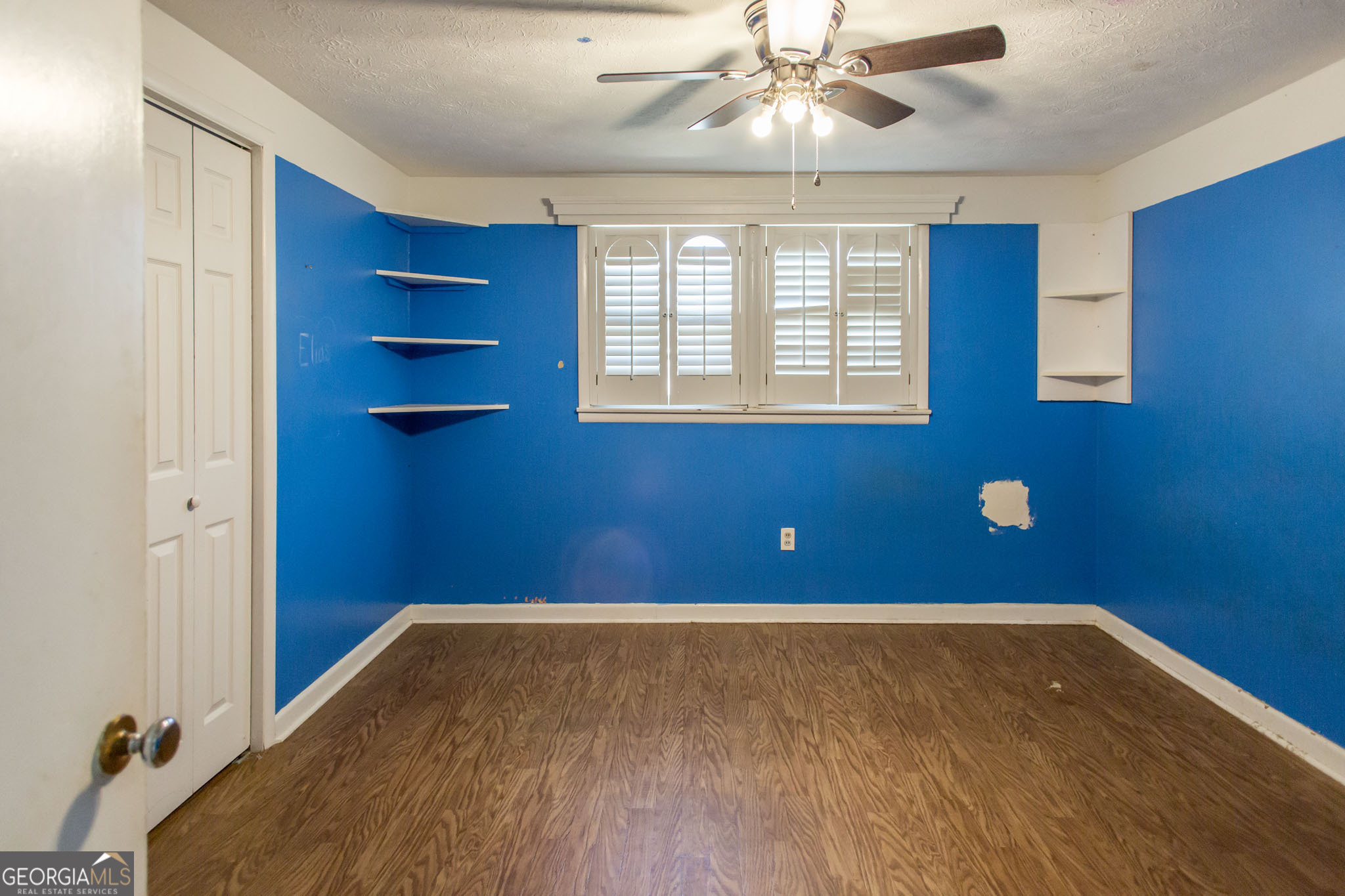902 Stanton Avenue Waycross, GA 31503 - Photo 26 of 38 a view of an empty room with a window