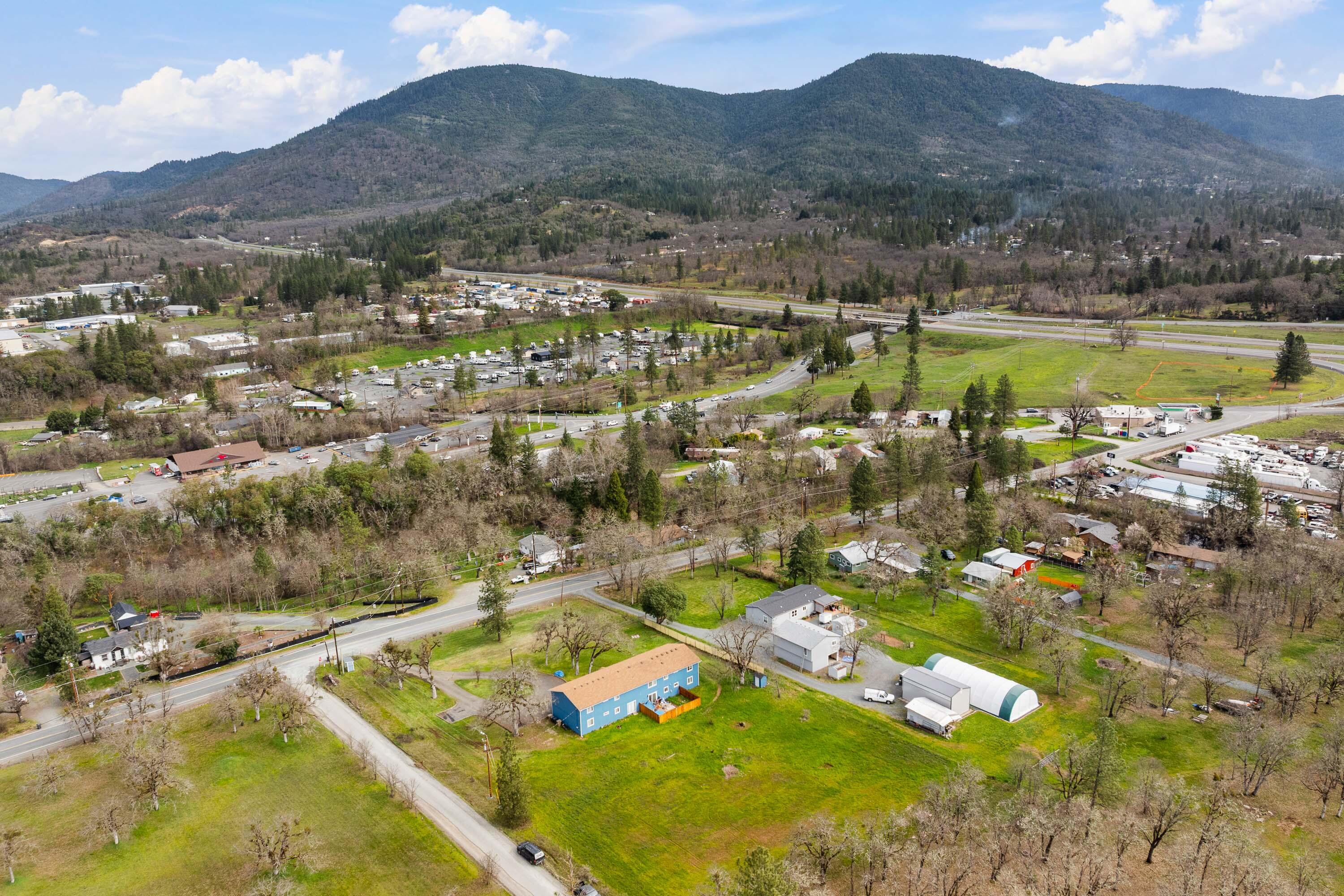 3361 Camp Joy Road Grants Pass, OR 97526 - Photo 3 of 47