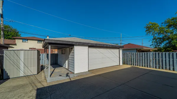 a view of a garage
