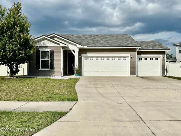 $2,400 | 1443 Tropical Pine Cove, Middleburg, FL 32068