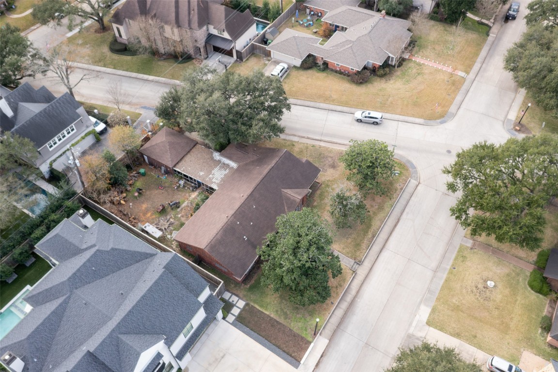 3647 Aberdeen Way Houston, TX 77025 - Photo 24 of 32 an aerial view of a house with garden space and street view