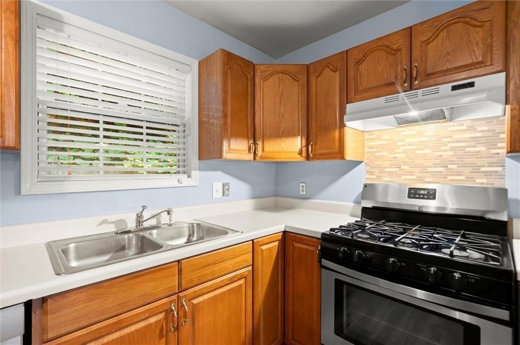 164 Oxbo Road Roswell, GA 30075 - Photo 15 of 36