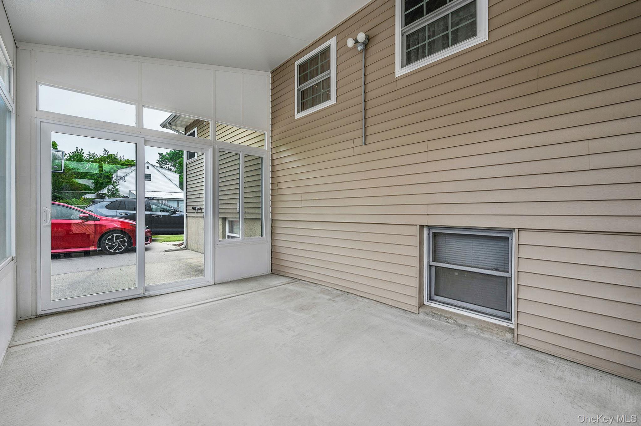 225 Ralph Avenue Babylon, NY 11702 - Photo 6 of 18
