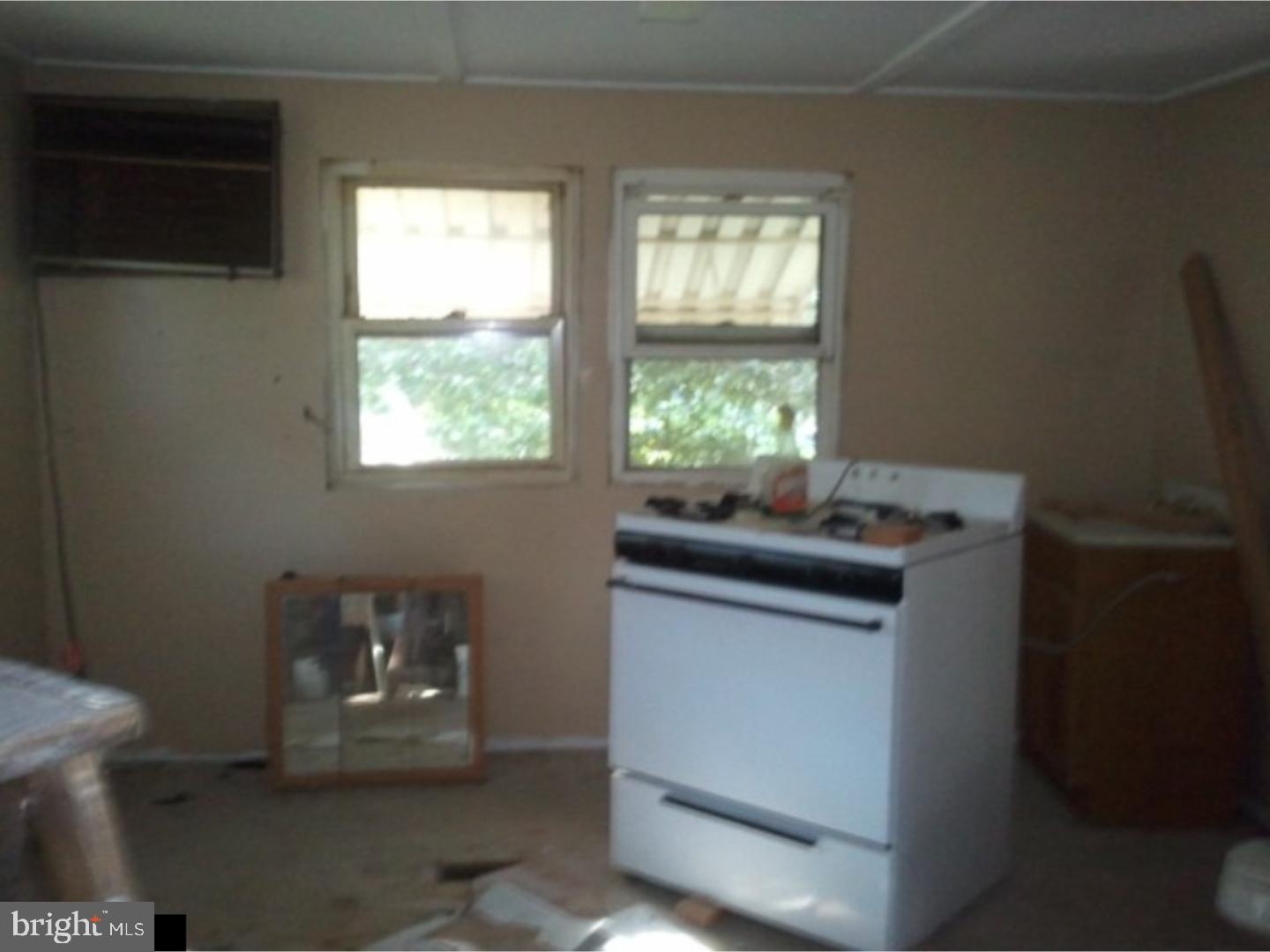 228 Poplar Road Millville, NJ 08332 - Photo 2 of 5 Gallery Image 2