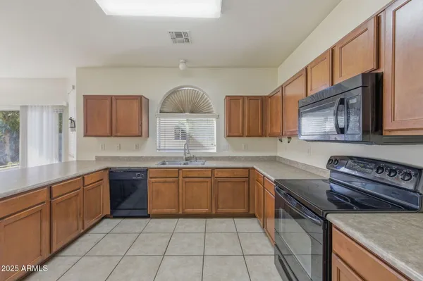 $389,800 | 2524 South 89th Lane, Tolleson, AZ 85353
