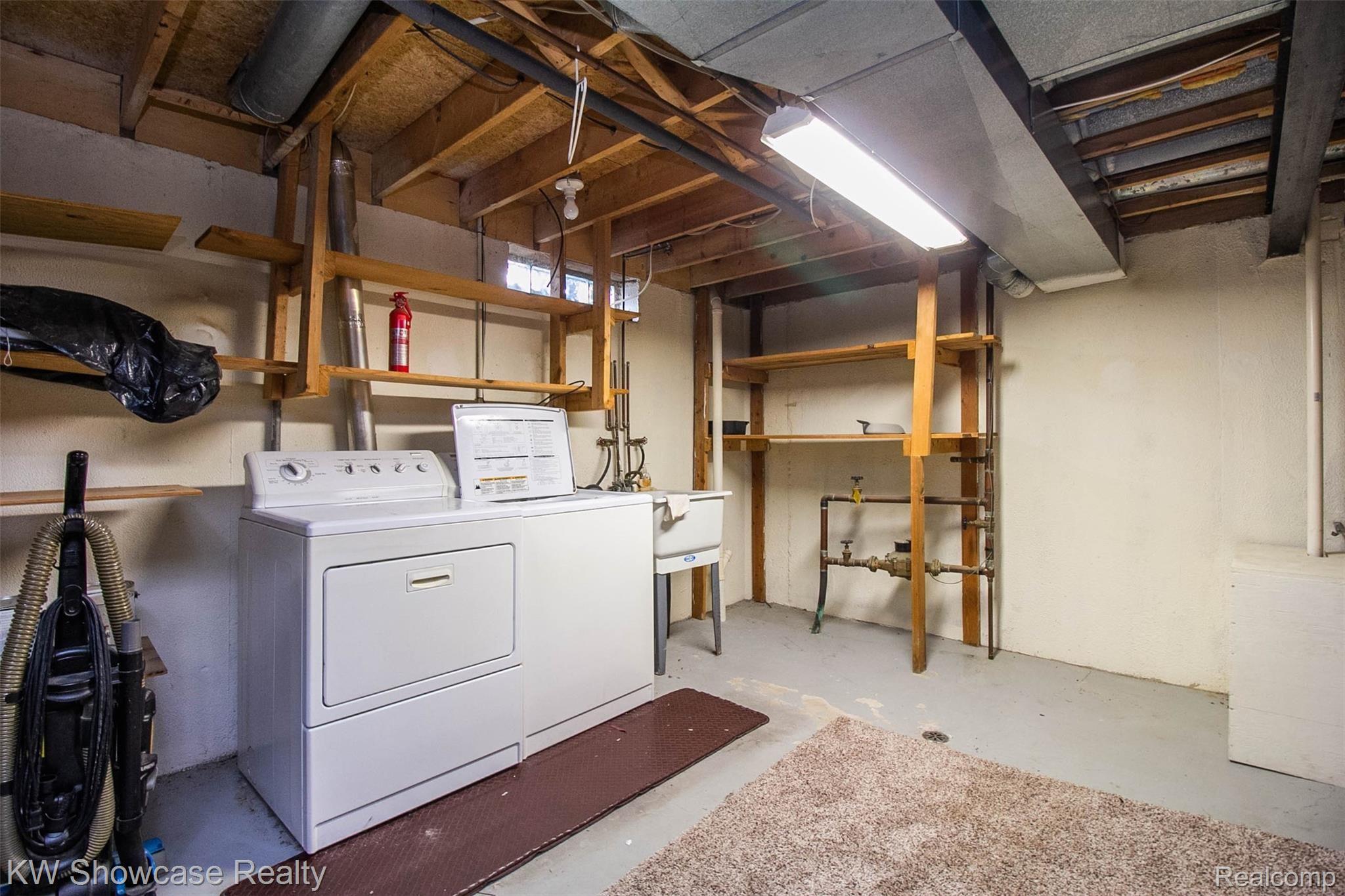 3656 Old Creek Road, Unit 134 Troy, MI 48084 - Photo 30 of 39 washer and dryer comes with... Large laundry/utility room