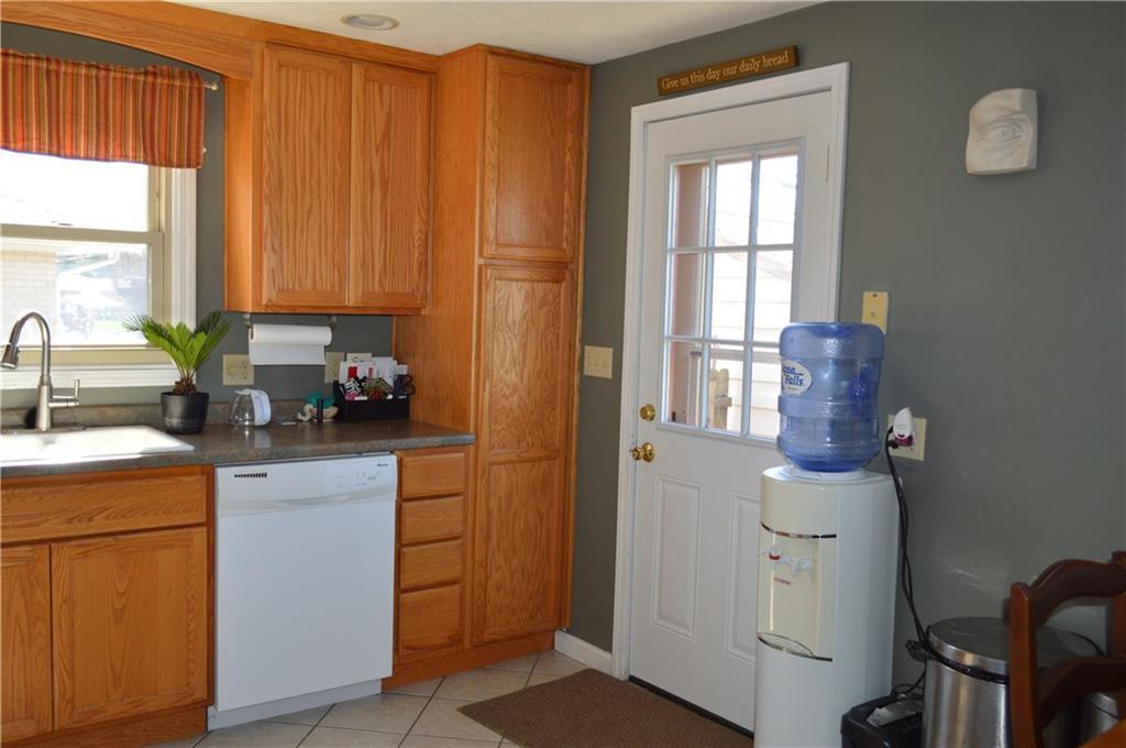1147 Ferndale Lane Springfield, OH 45503 - Photo 5 of 15