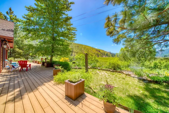 a view of out door space with furniture