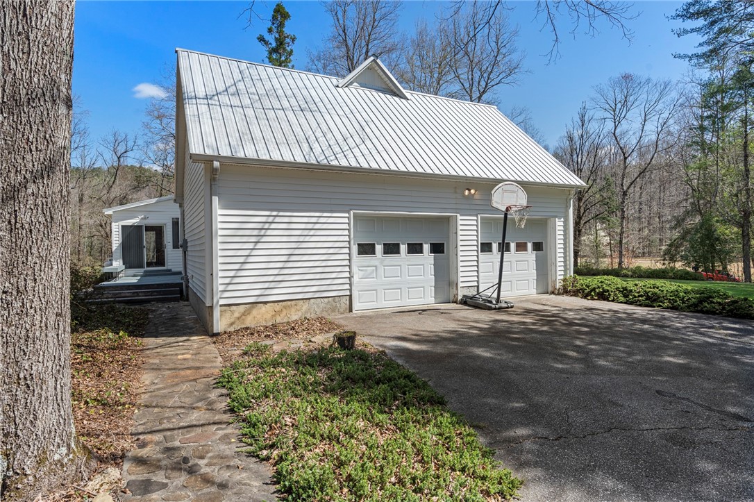 246 Lake Cheohee Road Tamassee, SC 29686 - Photo 40 of 50 Gallery Image 40