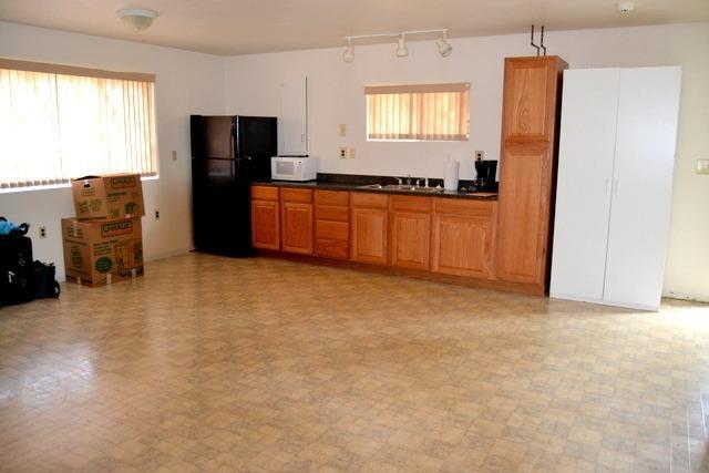 6535 Rockydale Road Cave Junction, OR 97523 - Photo 21 of 35 Kitchen and dining area