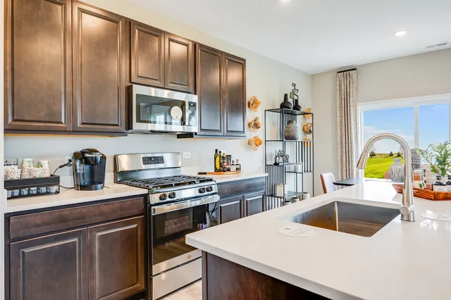 $3,300 | 1261 Glenmont Street, Algonquin, IL 60102