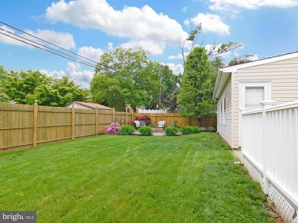42 Turf Road Levittown, PA 19056 - Photo 22 of 22 Rear yard
