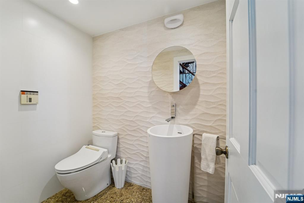 17 Riverside Lane Holmdel, NJ 07733 - Photo 18 of 46